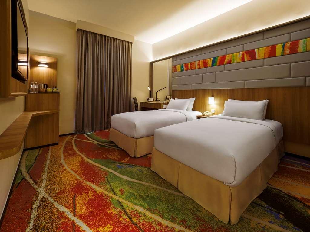 Eastin Hotel Penang Sungai Dua Bukit Номер фото