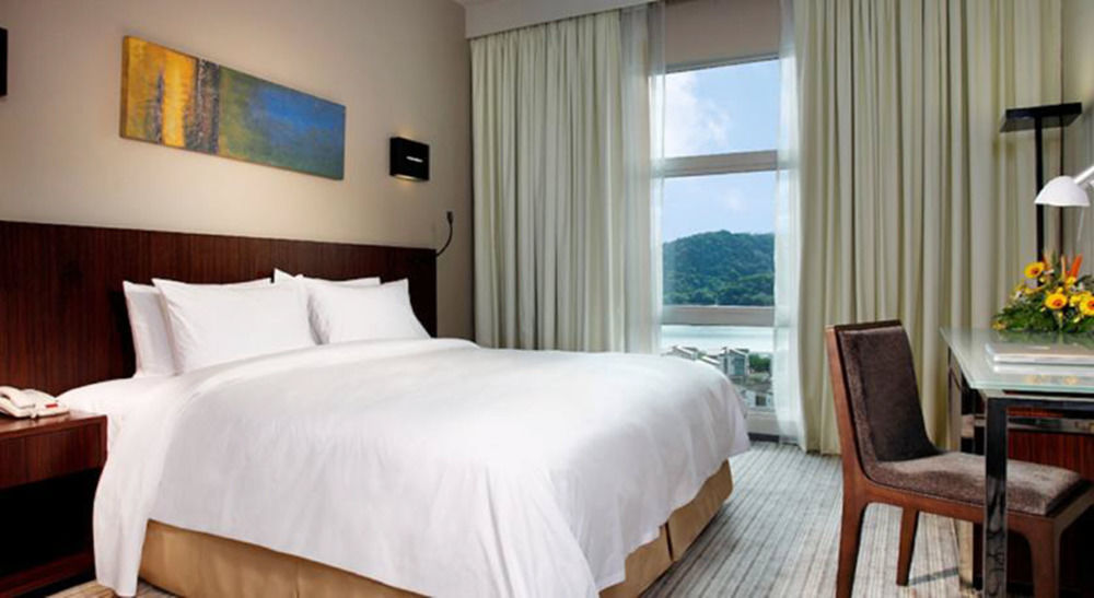 Eastin Hotel Penang Sungai Dua Bukit Екстер'єр фото